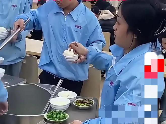 炸锅！公司连夜报警别拿我的脸圈钱！K8凯发国际黑眼圈女孩被开除？全网(图5)